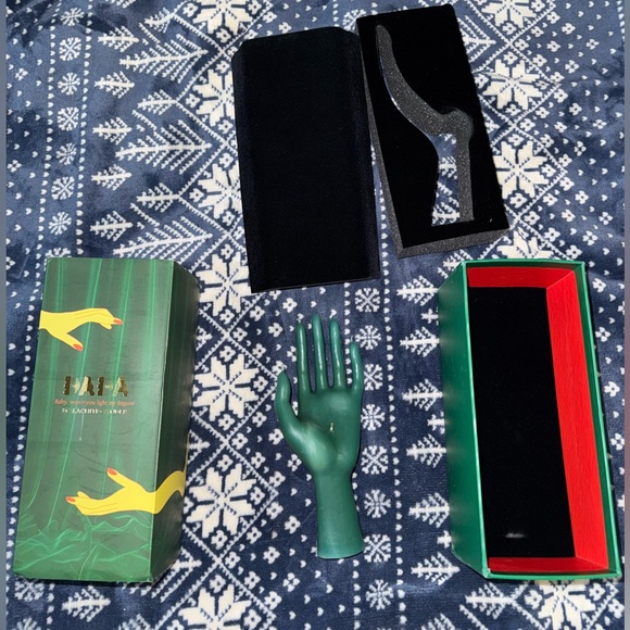 BABY, WON'T YOU LIGHT MY FINGERS? CANDLE IN MALACHITE - Picture 3 of 5